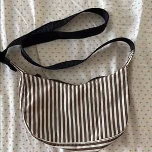 BAGGU Brown and White Crossbody Bag with Chic Patterns